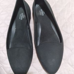 CROCS WOMENS FLATS